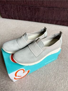 Price is firm. Baretraps bare traps 10 shoes loafers